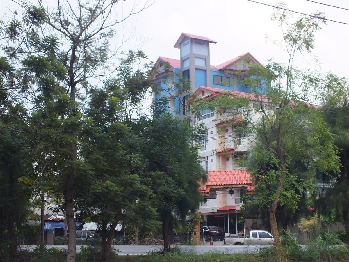 Vanlisut Hotel Ngamwongwan Nonthaburi Exterior photo
